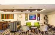 Lobby 3 Holiday Inn Express & Suites CHARLESTON-NORTH, an IHG Hotel