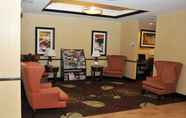 Lobby 7 Holiday Inn Express & Suites CLINTON, an IHG Hotel