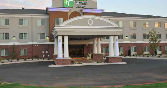 Exterior Holiday Inn Express & Suites CLINTON, an IHG Hotel