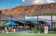 Restaurant 6 Crowne Plaza ALICE SPRINGS LASSETERS, an IHG Hotel