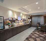 Restoran 6 Holiday Inn Express & Suites WHARTON, an IHG Hotel