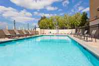 Swimming Pool Holiday Inn DIAMOND BAR - POMONA, an IHG Hotel