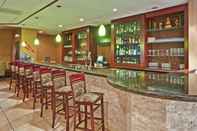 Bar, Cafe and Lounge Holiday Inn BLOOMINGTON-UNIVERSITY AREA, an IHG Hotel