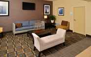 Ruang Umum 2 Holiday Inn Express & Suites PEEKSKILL-LOWER HUDSON VALLEY, an IHG Hotel