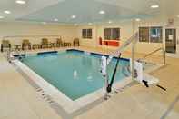 Swimming Pool Holiday Inn Express & Suites PEEKSKILL-LOWER HUDSON VALLEY, an IHG Hotel