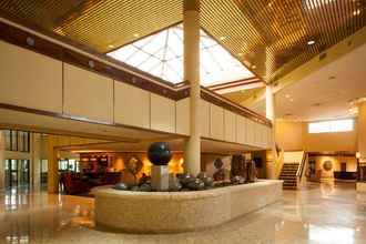 Lobby 4 Crowne Plaza HICKORY, an IHG Hotel