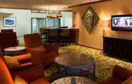 Lobi 6 Crowne Plaza HICKORY, an IHG Hotel