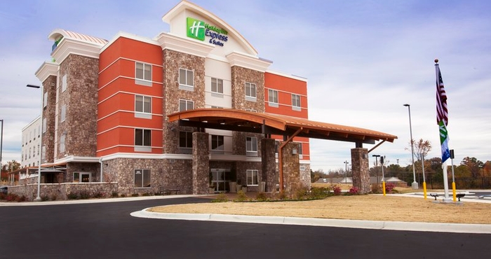 Luar Bangunan Holiday Inn Express & Suites HOT SPRINGS, an IHG Hotel