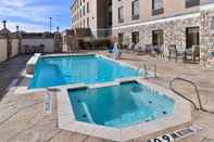 Swimming Pool Holiday Inn Express & Suites DALLAS SOUTH - DESOTO, an IHG Hotel