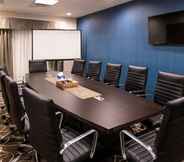 Functional Hall 5 Holiday Inn Express & Suites BAKERSFIELD AIRPORT, an IHG Hotel