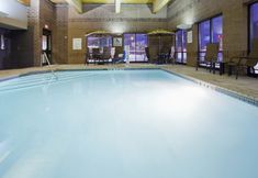 Swimming Pool 2 Holiday Inn Express & Suites BLOOMINGTON - MPLS ARPT AREA W, an IHG Hotel