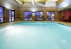 Entertainment Facility 3 Holiday Inn Express & Suites BLOOMINGTON - MPLS ARPT AREA W, an IHG Hotel
