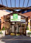 A warm welcome awaits as you enter the hotel Holiday Inn Leamington Spa - Warwick, an IHG Hotel