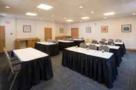 Functional Hall Holiday Inn Express & Suites DETROIT - UTICA, an IHG Hotel