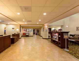 Lobby 2 Holiday Inn Express & Suites TWENTYNINE PALMS- JOSHUA TREE, an IHG Hotel