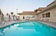 Swimming Pool 4 Holiday Inn Express & Suites CORNING, an IHG Hotel