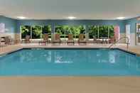 Swimming Pool Holiday Inn Express & Suites CHARLOTTE- ARROWOOD, an IHG Hotel