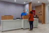 Lobi Holiday Inn Express & Suites CHARLOTTE- ARROWOOD, an IHG Hotel