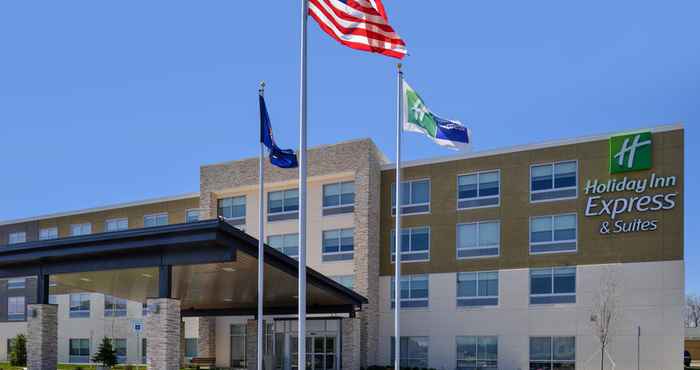 Exterior Holiday Inn Express & Suites FARMINGTON HILLS - DETROIT, an IHG Hotel