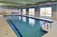 Swimming Pool Holiday Inn Express & Suites FARMINGTON HILLS - DETROIT, an IHG Hotel