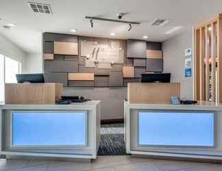 ล็อบบี้ 2 Holiday Inn Express & Suites DALLAS NORTH - ADDISON, an IHG Hotel