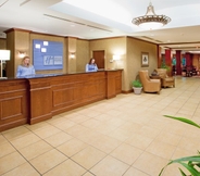 Lobby 7 Holiday Inn Express & Suites HAGERSTOWN, an IHG Hotel
