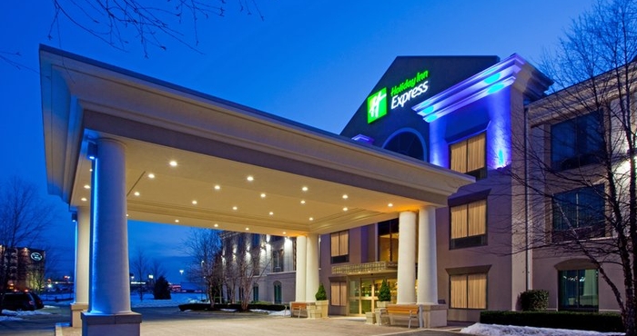 Exterior Holiday Inn Express & Suites HAGERSTOWN, an IHG Hotel