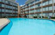 Swimming Pool 5 Holiday Inn HARRISBURG (HERSHEY AREA) I-81, an IHG Hotel