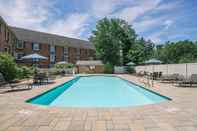 Swimming Pool Holiday Inn Express & Suites MERRIMACK, an IHG Hotel