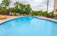 Swimming Pool 4 Holiday Inn KNOXVILLE N - MERCHANT DRIVE, an IHG Hotel