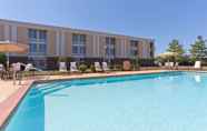 Swimming Pool 5 Holiday Inn Express WOODSTOCK-SHENANDOAH VALLEY, an IHG Hotel