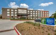 Exterior 6 Holiday Inn Express & Suites DALLAS NORTH - ADDISON, an IHG Hotel