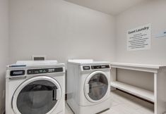 住宿服务 4 Holiday Inn Express & Suites DALLAS NORTH - ADDISON by IHG, an IHG Hotel