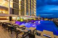 สระว่ายน้ำ Crowne Plaza VIENTIANE, an IHG Hotel