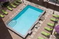 Swimming Pool Holiday Inn SAVANNAH HISTORIC DISTRICT, an IHG Hotel