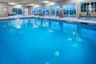 Swimming Pool Candlewood Suites HARRISBURG I-81 - HERSHEY AREA