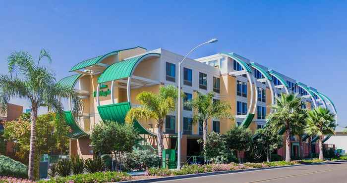 Exterior Holiday Inn OCEANSIDE CAMP PENDLETON AREA, an IHG Hotel