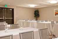 ห้องประชุม Holiday Inn OCEANSIDE CAMP PENDLETON AREA, an IHG Hotel