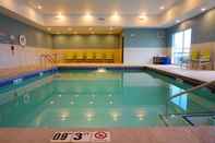Swimming Pool Holiday Inn Express & Suites OMAHA - MILLARD AREA, an IHG Hotel