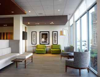 Lobby 2 Holiday Inn Express & Suites OMAHA - MILLARD AREA, an IHG Hotel