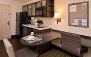 Kamar Tidur 6 Candlewood Suites BLOOMINGTON-NORMAL