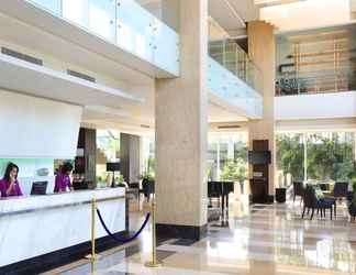 Lobby 2 Holiday Inn BANDUNG PASTEUR, an IHG Hotel