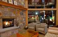 ล็อบบี้ 5 Holiday Inn Resort LAKE GEORGE - ADIRONDACK AREA, an IHG Hotel