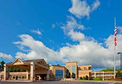 Exterior Holiday Inn Resort LAKE GEORGE - ADIRONDACK AREA, an IHG Hotel