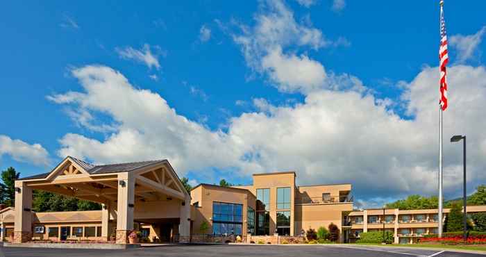 Exterior Holiday Inn Resort LAKE GEORGE - ADIRONDACK AREA, an IHG Hotel