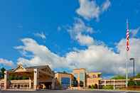 Exterior Holiday Inn Resort LAKE GEORGE - ADIRONDACK AREA, an IHG Hotel