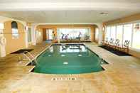 Swimming Pool Holiday Inn Express & Suites SUMTER, an IHG Hotel