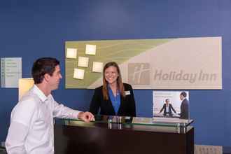 Lobi 4 Holiday Inn INDIANAPOLIS AIRPORT, an IHG Hotel