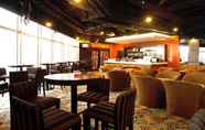 บาร์ คาเฟ่ และเลานจ์ 6 Holiday Inn MANILA GALLERIA, an IHG Hotel