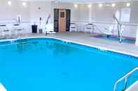 Swimming Pool Holiday Inn Express JAMESTOWN, an IHG Hotel